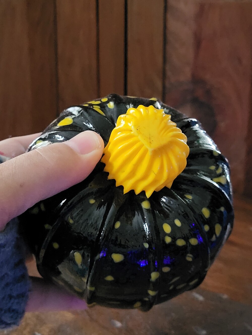 Glowy Glass Pumpkin - Picture 5 of 14